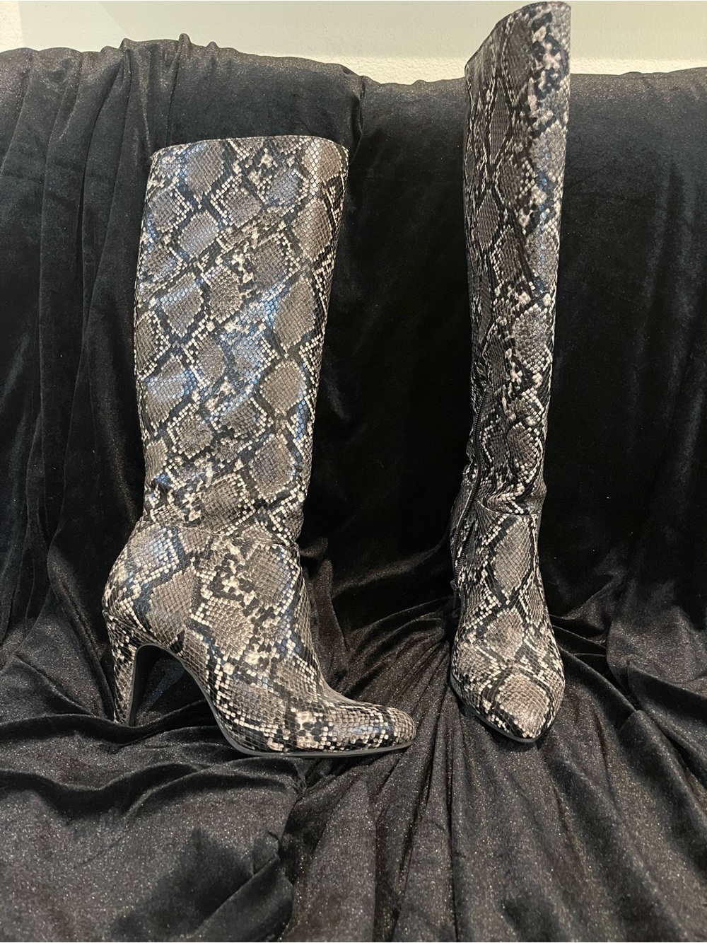 Snake-Print Knee-High Heeled Boots - Gray